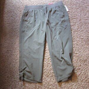 NWT Khakis & Company 14 Knit Waist Featherweight Capri Pants Olive Green Pull On